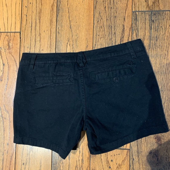Gently worn back shorts - Picture 3 of 5